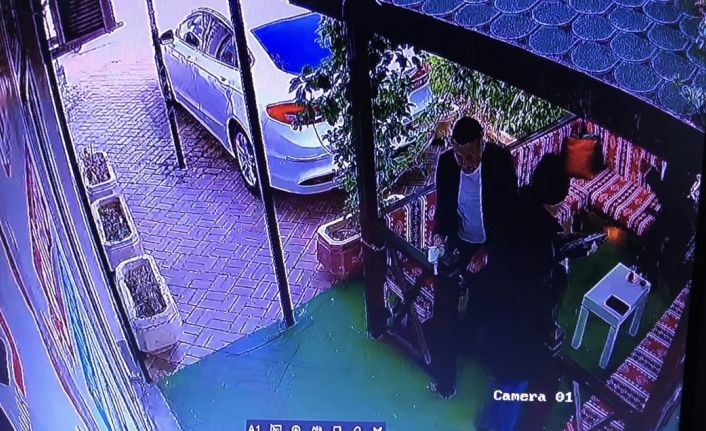 Elazığ’da gazeteci Koca’ya silahlı saldırı anı kameraya yansıdı