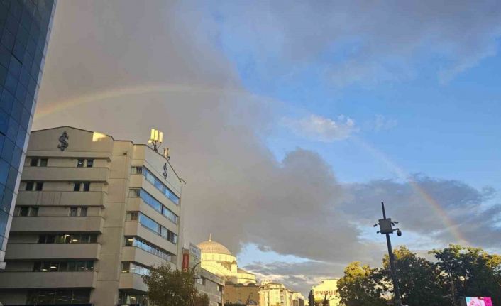 Elazığ’da gökkuşağı görsel şölen sundu