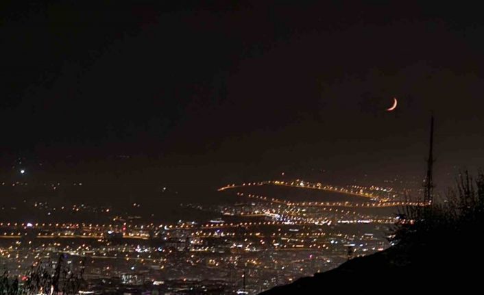 Elazığ’da hilal ay hayran bıraktı