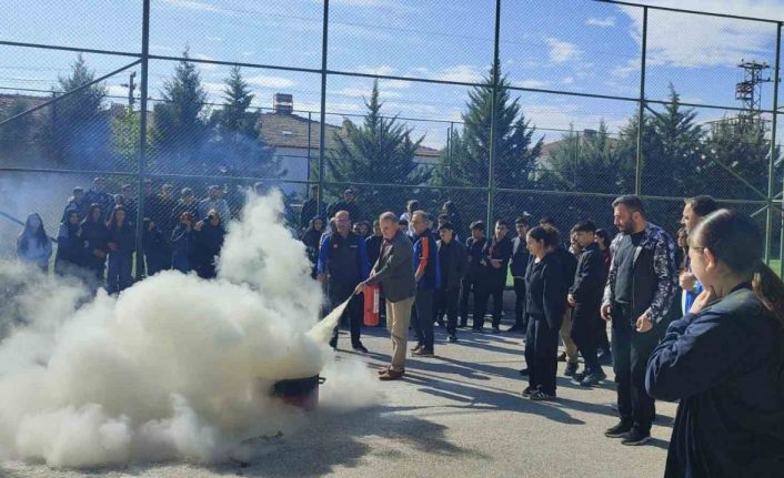 Elazığ’da öğrencilere yangın eğitimi