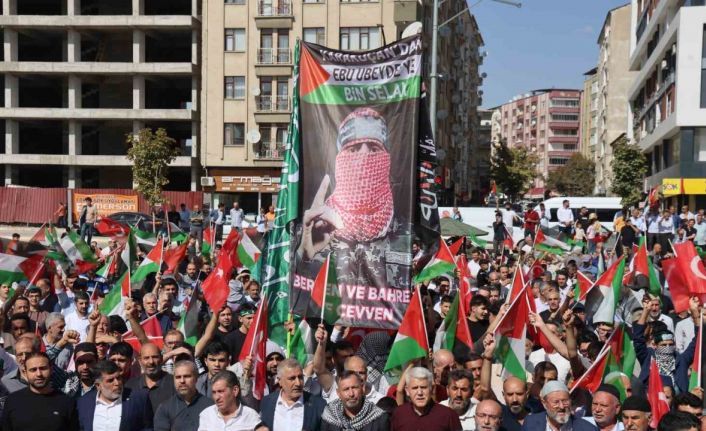 Elazığ’da ‘Sumud Filosu’ için yürüyüş yapıldı