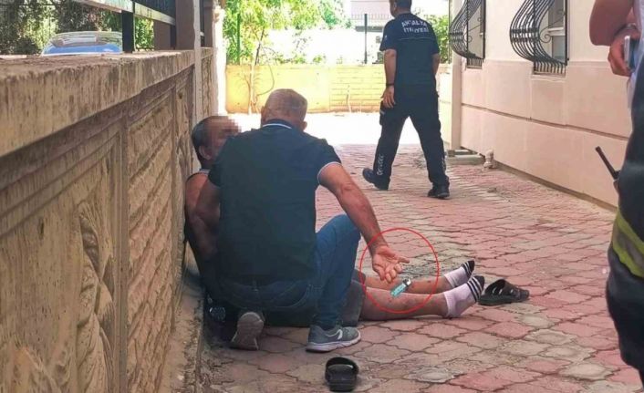 Eline aldığı tiner şişesi ve çakmakla kendini yakmak istedi