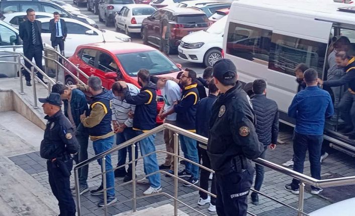 Emekli madenciyi 2,5 milyon lira dolandıran 5 şüpheli tutuklandı