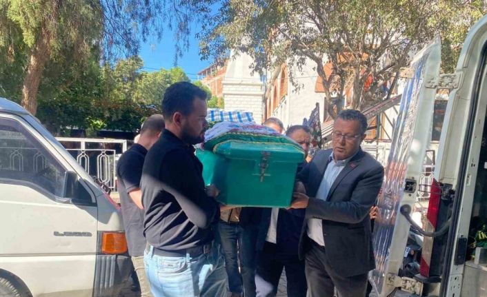 Emekli öğretmen Altan son yolculuğuna uğurlandı