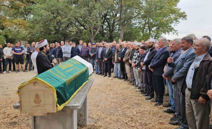 Enez’de av tüfeğiyle öldürülen şahıs  köy mezarlığına defnedildi.