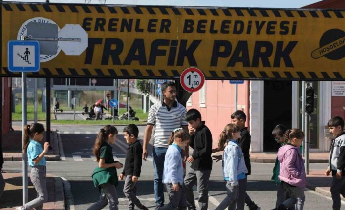 Erenler Belediyesi trafik parkında geleceğin sürücüleri yetişiyor