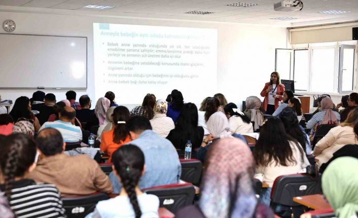 ERÜ Hastaneleri’nde Anne Sütü ve Tamamlayıcı Beslenme Eğitimi düzenlendi