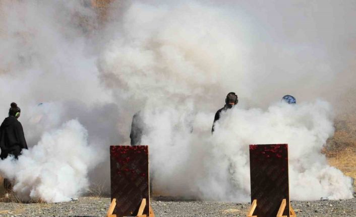 Erzincan polisi hedefi 12’den vuruyor