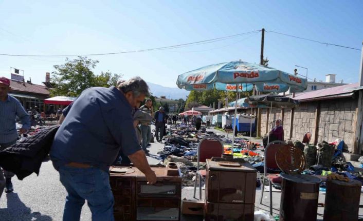 Erzincan’da havalar soğudu, sobalar satışa çıkarıldı