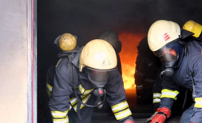 Erzincan’da hizmete sokulan itfaiye eğitim merkezinde tatbikat