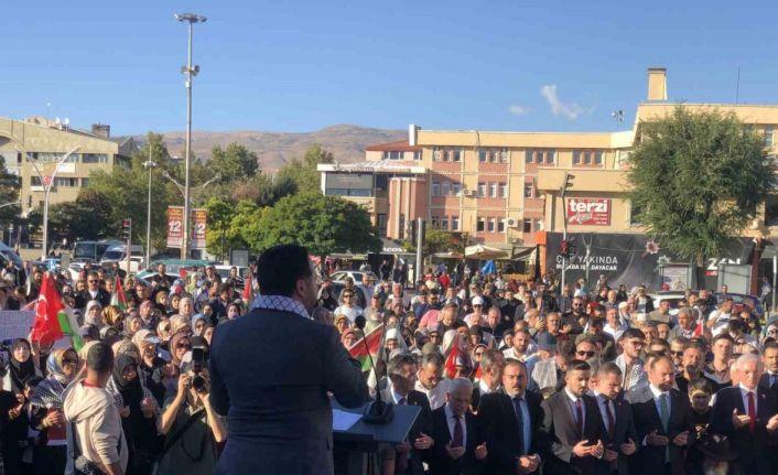 Erzincan’da, İsrail’in saldırdığı Küresel Sumud Filosu’na destek