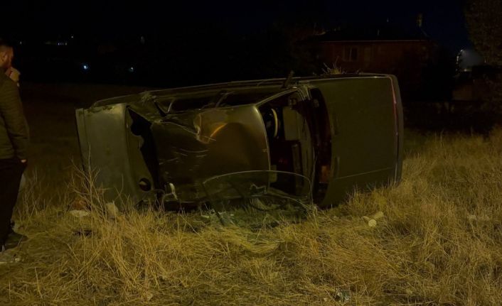Erzincan’da takla atan otomobilin sürücüsü yaralandı