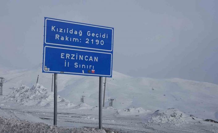 Erzincan’ın yüksek kesimlerinde kar yağışı etkili oldu