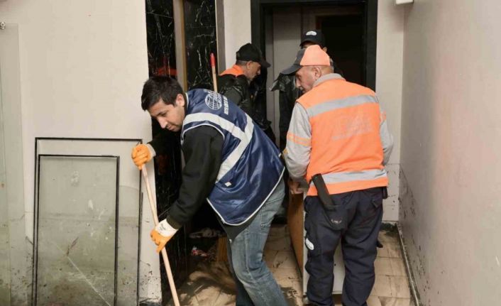 Esenyurt Belediyesi olumsuz hava şartları ortadan kalkana kadar teyakkuzda