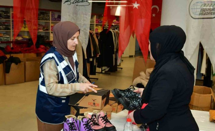 Esenyurt Belediyesi’nden Derman Çarşı ile binlerce vatandaşa destek