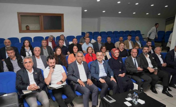 Esenyurt Belediyesi’nden muhtarlara özel eğitim: "Muhtarlar Mektebi" başladı