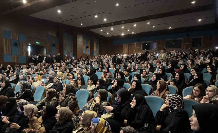 Esenyurt’ta sanat dolu bir akşam: Hayati İnanç’tan "Hayata Şiirden Bakmak" söyleşisi