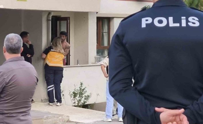 Eşi ve kızını yaralayıp rehin alan adam 6 saat sonra kaçmaya çalışırken yakalandı