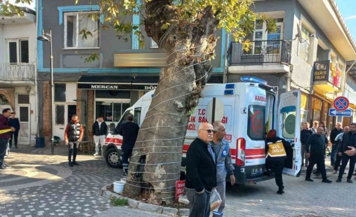 Eşini iş yerinde tüfekle vurarak öldürdü