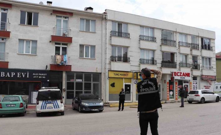 Eşinin yaşadığı binaya tüfekle ateş eden şahıs tutuklandı