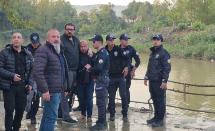 Eşiyle tartıştı, ırmağa atladı