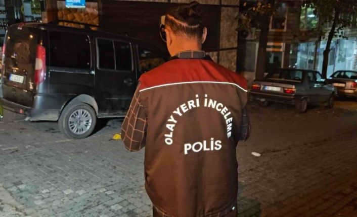 Eski eşini bıçakla yaraladı