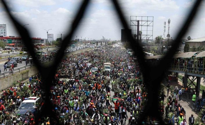 Eski Kenya Başbakanı Odinga’nın cenazesinde polisle ziyaretçiler arasında çatışma: En az 4 ölü