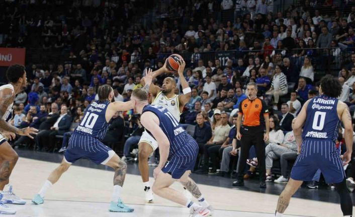 Euroleague: A. Efes: 69 - Fenerbahçe: 79