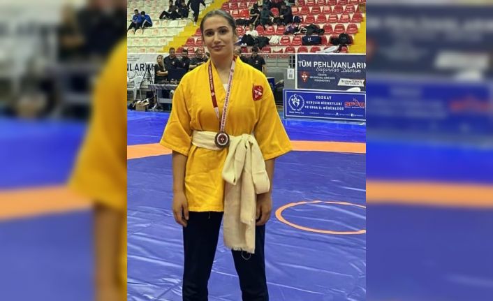 Evindar, güreşte Türkiye 3’üncüsü oldu