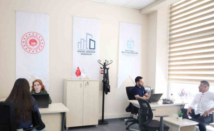 Evini yenilemek isteyen ofislere koşuyor