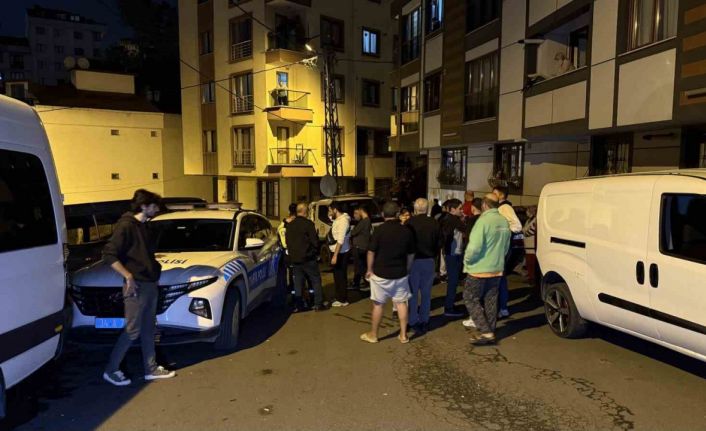 Eyüpsultan’da bir sürücü sokakta bulunan 8 araca çarptı