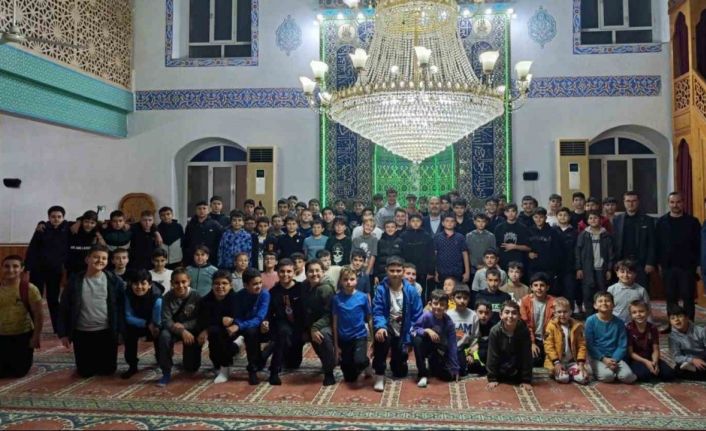 Fatih Camii’nde gençlik buluşması düzenlendi
