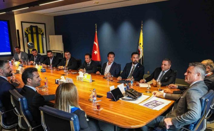 Fenerbahçe Başkanı Sadettin Saran, FBİAD’ı kabul etti