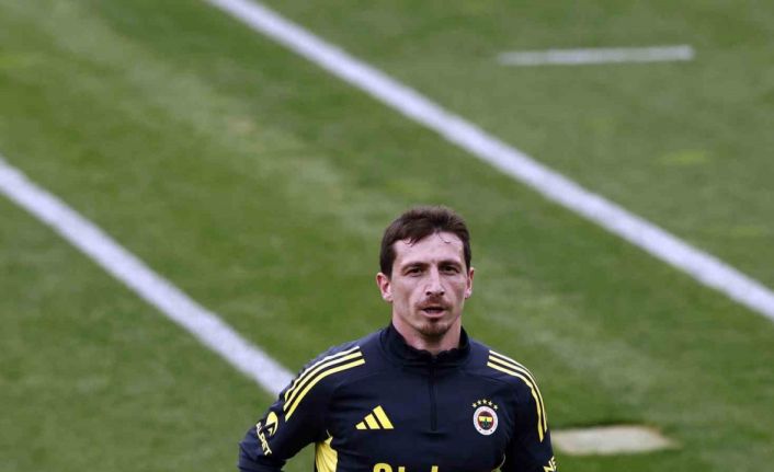 Fenerbahçe önce salonda, sonra sahada çalıştı