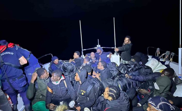 Fethiye açıklarında 46 düzensiz göçmen yakalandı
