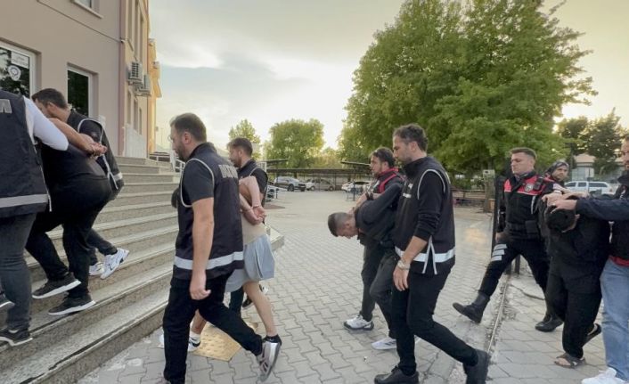 Fethiye’de polise ateş açan iki zanlı tutuklandı