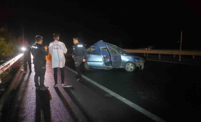 Gaziantep’te 2 otomobil çarpıştı: 1’i ağır 2 yaralı
