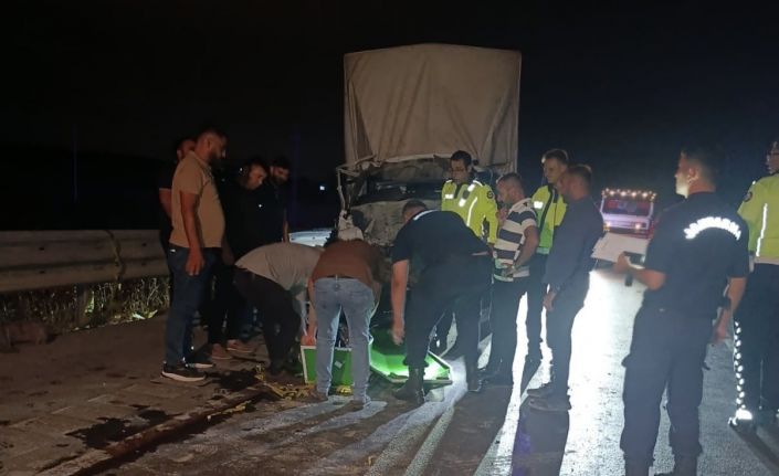 Gaziantep’te kamyonet kamyona arkadan çarptı: 1 ölü, 1 ağır yaralı