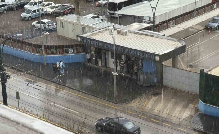 Gaziantep’te sağanak ve dolu etkili oldu