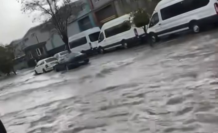 Gaziantep’te şiddetli sağanak hayatı olumsuz etkiledi