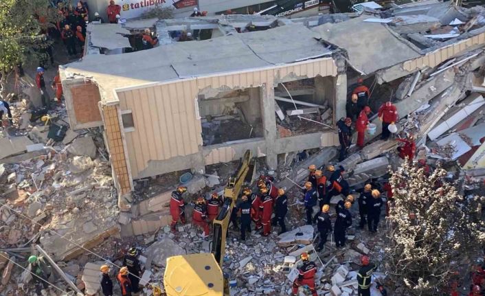 Gebze’de çöken binada enkaz altında kalan aile fertlerinin kimlikleri belli oldu