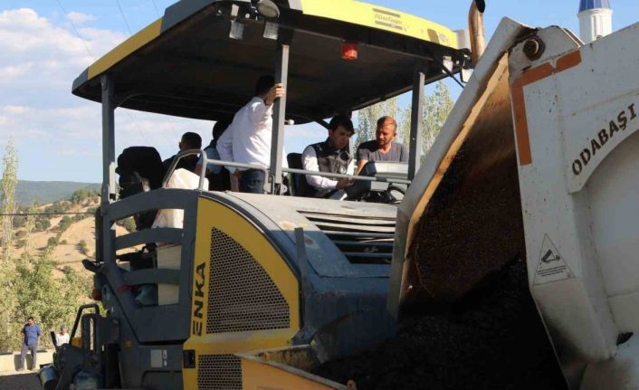 Gediz’in Arıca köyünde yıllardır beklenen yol tamamlandı
