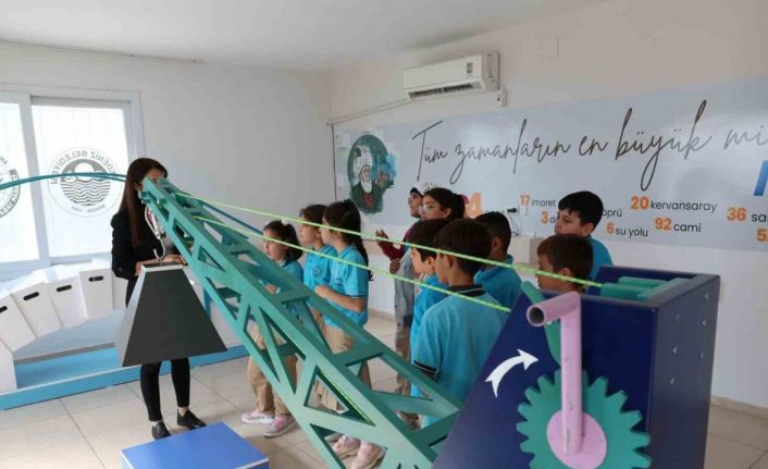 Geleceğin bilim insanları Akdeniz Belediyesinde yetişiyor