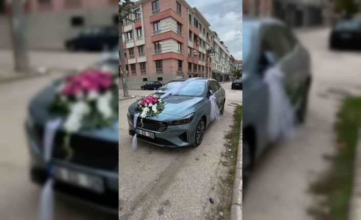 Gelin arabası yapılan Togg ilgi odağı oldu
