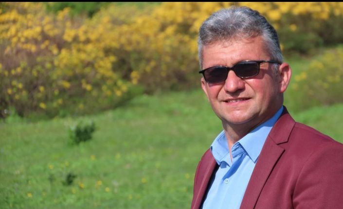 Gemlik’te sahnede kalp krizi geçiren Giresunlu sanatçı hayatını kaybetti