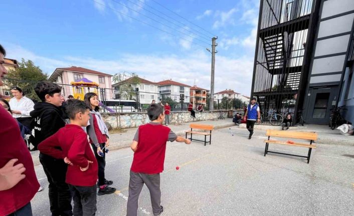 Gençlik merkezi tanıtımları sürüyor