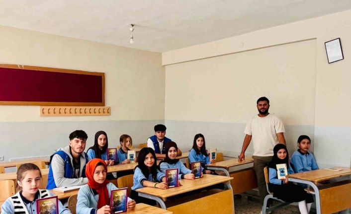 Gençlik Merkezi’nden öğrencilerle kitap okuma etkinliği