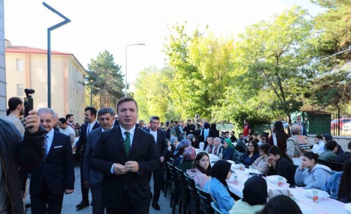 "Gençlik Programı" kapsamında EBYÜ öğrencilerine 847 kişilik kontenjan tahsis edildi