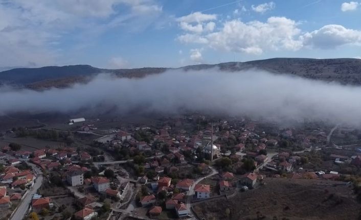 Gökyüzünü kaplayan sis, kartpostallık manzara oluşturdu