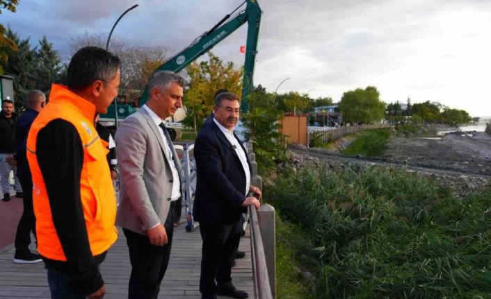 Gölbaşı Belediyesinden doğaya nefes: Mogan Gölü’nde 2. Etap temizlik çalışmaları başladı